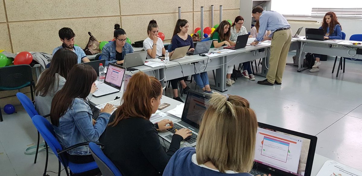 eravalientes's tweet photo. La Era de los Valientes llega a Granada gracias a @dipgra y @grempleojoven donde vamos a ayudar a 700 jovenes a descubrir sus potencialidades y el mejor trabajo que se adapta a ellos.
@jmmerlo, @thelosconsulta https://t.co/RxzHHIZmNd