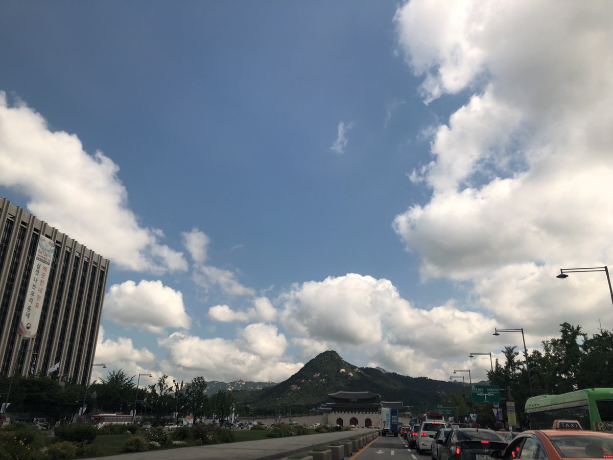 오늘 6월12일은 엔시티즌이라는 저희에게 소중하고 감사한 의미가 담긴 이름이 생긴지 1년이 되는 날이에요 하고싶은 말은 너무 많고 아직 함께 하고싶은 일들이 너무 많아요 앞으로도 계속해서 함께 해요 사랑하고 고맙고 고마운 엔시티즌 ~~~~~~ 에게 태용이가