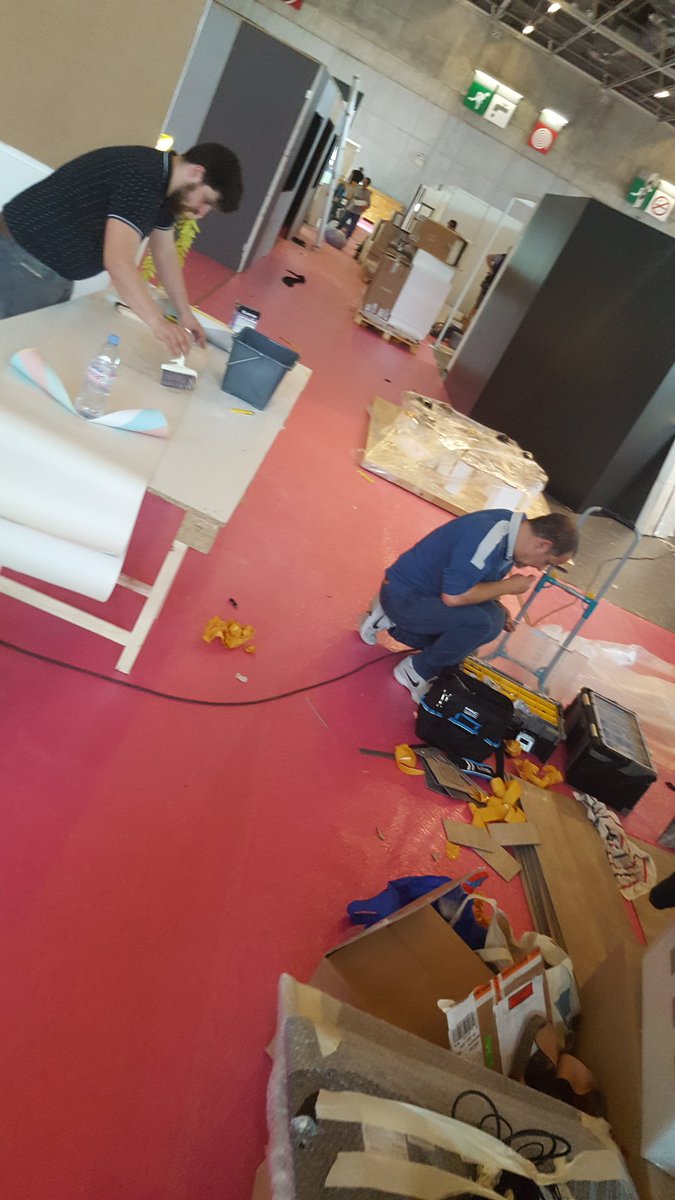 packandgift's tweet photo. Montage en cours...on vous attend demain à 9heures 
#montage #ademain https://t.co/c4iCYac3Xx