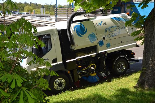 Introducing Johnston's first-ever #electrical #truckmounted #roadsweeper.
Did you see it at <a href="/IFATworldwide/">IFAT worldwide</a> last month? If so what did you think? If not, #WatchThisSpace #LoveCleanStreets
bit.ly/2l2tFJP