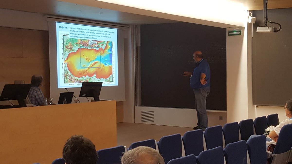 GeolMarSGE's tweet photo. @JuanTVaz de @gemar_ieo @IEO_Malaga nos habla de zonas de falla con expresión superficial en la parte norte de la Cuenca del #MarDeAlboran en #IBERFAULT 2018 @UA_Universitat @CienciasMarUA @ICMCSIC @campusdelmar @IACT_divulga @IGME1849 @CanalUGR https://t.co/fCoUKjOn6S