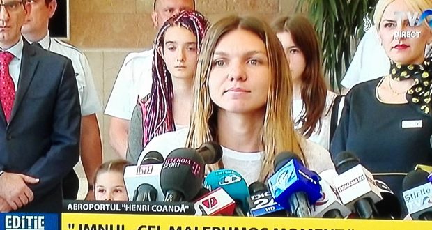 romania_journal's tweet photo. Tens of thousands acclaimed #SimonaHalep back home on National Arena, #Bucharest mayor booed https://t.co/JdoJeVWzEF https://t.co/N0WiSoXKhH
