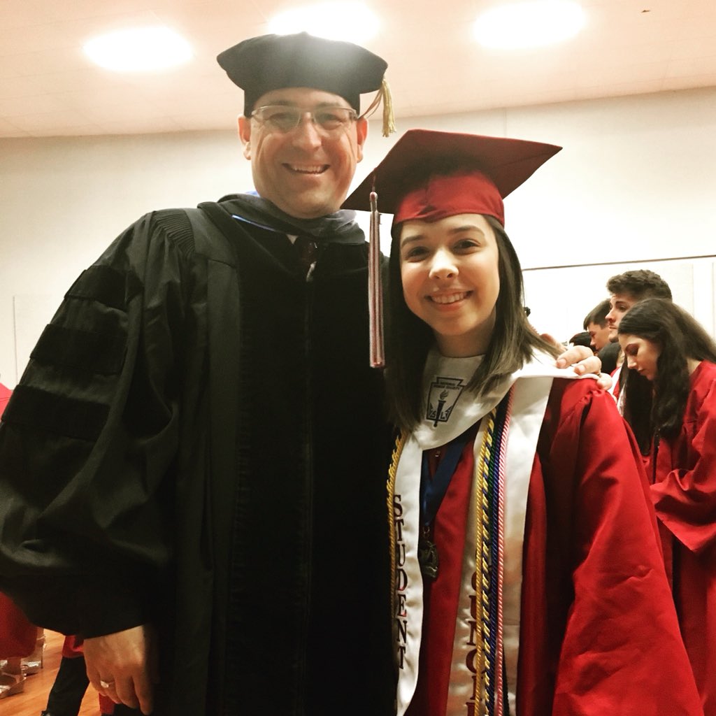 BlancaRobison's tweet photo. When your uncle gets to hand you your diploma. @mia_robison @drlancasterdc @LewisvilleHS #classof2018 #longmaroonline #lisdgrad #goodbyelhs #hellotamu #aggiebound #tamu22 #thegirl #proudmom https://t.co/3GTGFY2wan