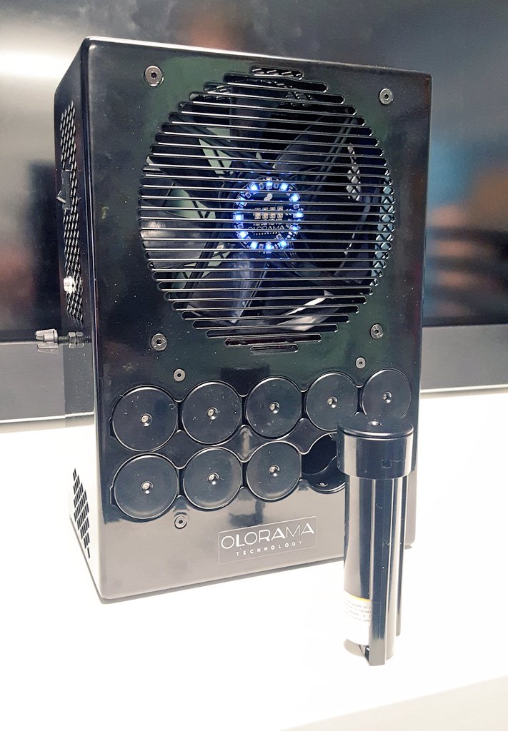 brongier's tweet image. Renforcer l'immersion utilisateur grâce à une variété d'odeurs. Test du diffuseur @Olorama pour améliorer l'expérience utilisateur #UX #VR #olfactif #emotic