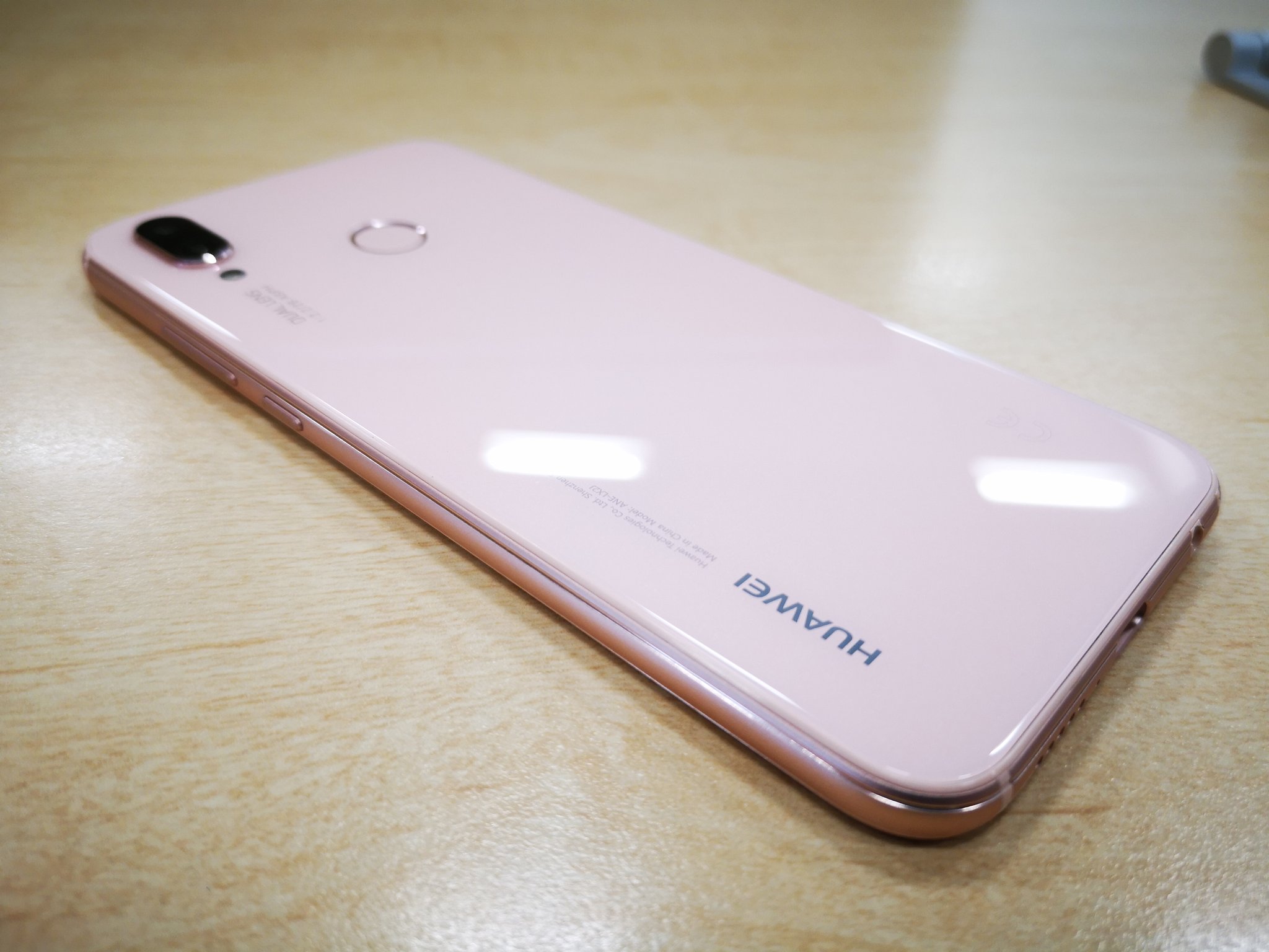 Nifmo ニフティ公式アカウント Huaweiplite サクラピンク 個人的に P Liteとpは ピンクが凄く可愛くてオススメです Pはまた違ったピンクなので明日お楽しみに Lite のサクラピンクは 文字通り桜のような優しいパステルカラーです 側面 Nifmo ニフティ公式アカウント Huaweiplite サクラピンク 個人的に P Liteとpは ピンクが凄く可愛くてオススメです Pはまた違ったピンクなので明日お楽しみに Lite のサクラピンクは 文字通り桜のような優しいパステルカラーです 側面