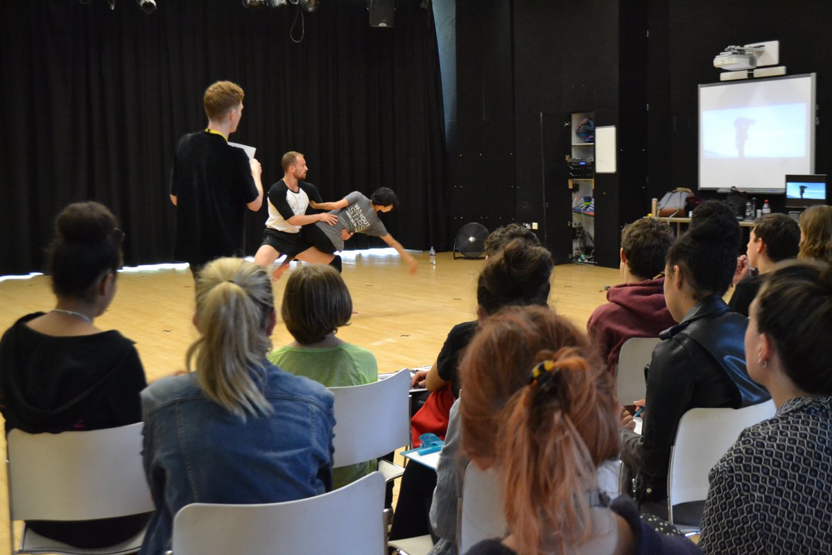 Acland_Burghley's tweet image. Thank you to @JamesCousinsCo for a great workshop showing our new Y11s the how-to behind professional choreography #DanceEd