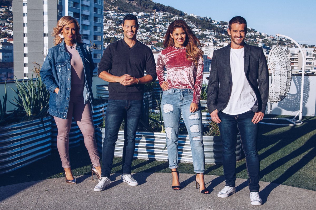expressoshow's tweet photo. From leggings &amp; skinnys to the trusty straight leg, get your curves working for you with @Woolworths_SA wide range of pants! Gents, let David Jones be your workwear destination this winter with in-style staples: https://t.co/hvMISx0w2U #todaywithwoolies #ExpressoShow https://t.co/Eux0bOPQl4
