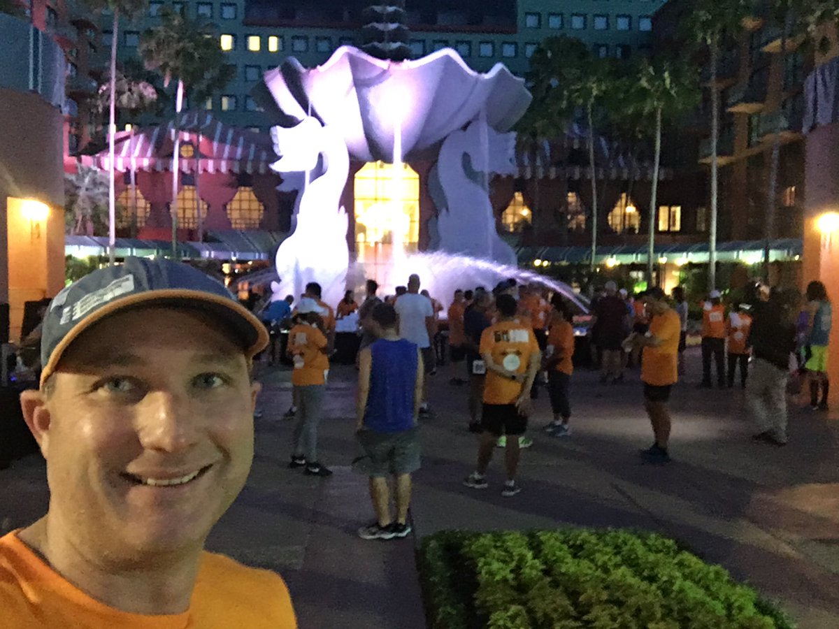 everyone getting ready for #Kscope18 5km run