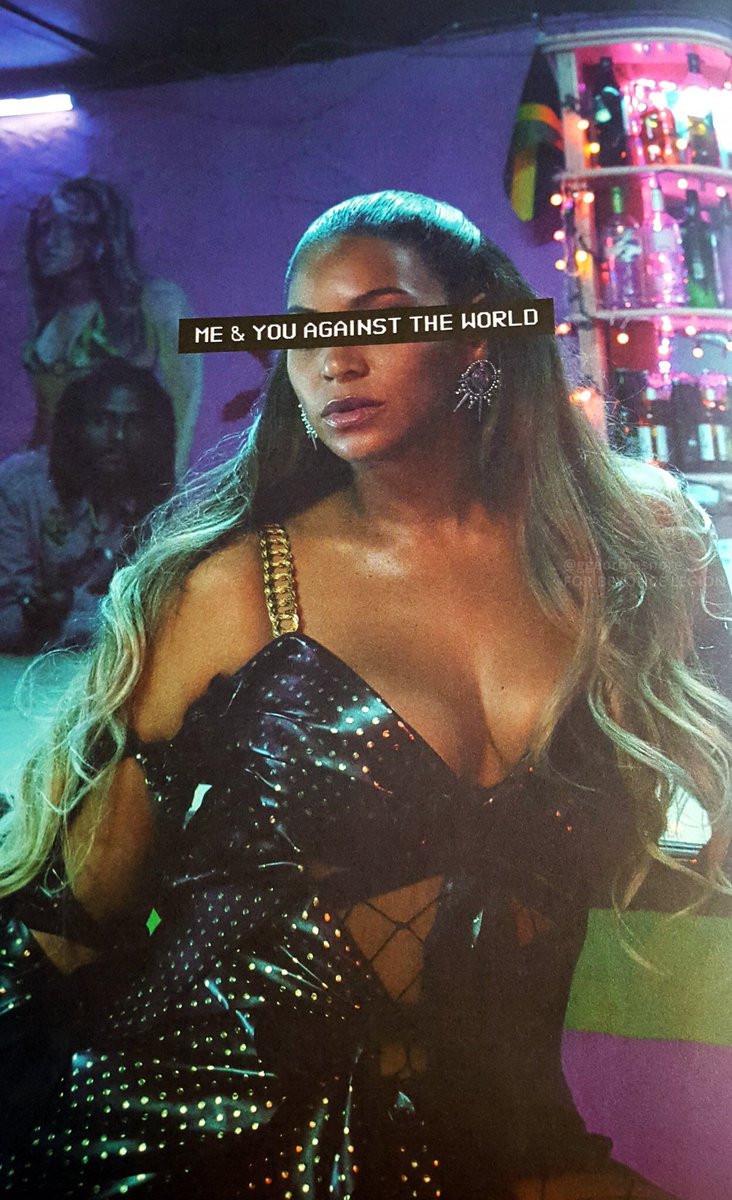 beyceased's tweet photo. Beyoncé serving some looks in the #OTRII tour book! https://t.co/BsHWT2OQOp