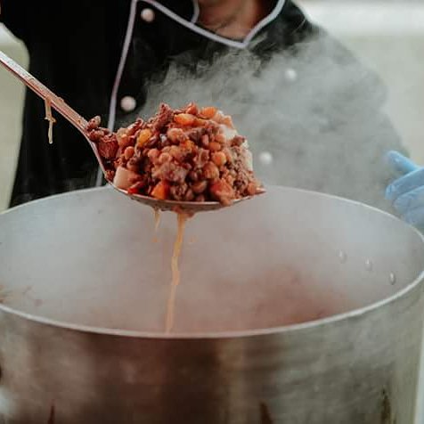 Esta espumadera va cargada de sueños y esperanzas,dar un abrazo al corazón alimentar el cuerpo y el alma.Nada más difícil  de saber a qué vinimos a este mundo pero también nada más hermoso