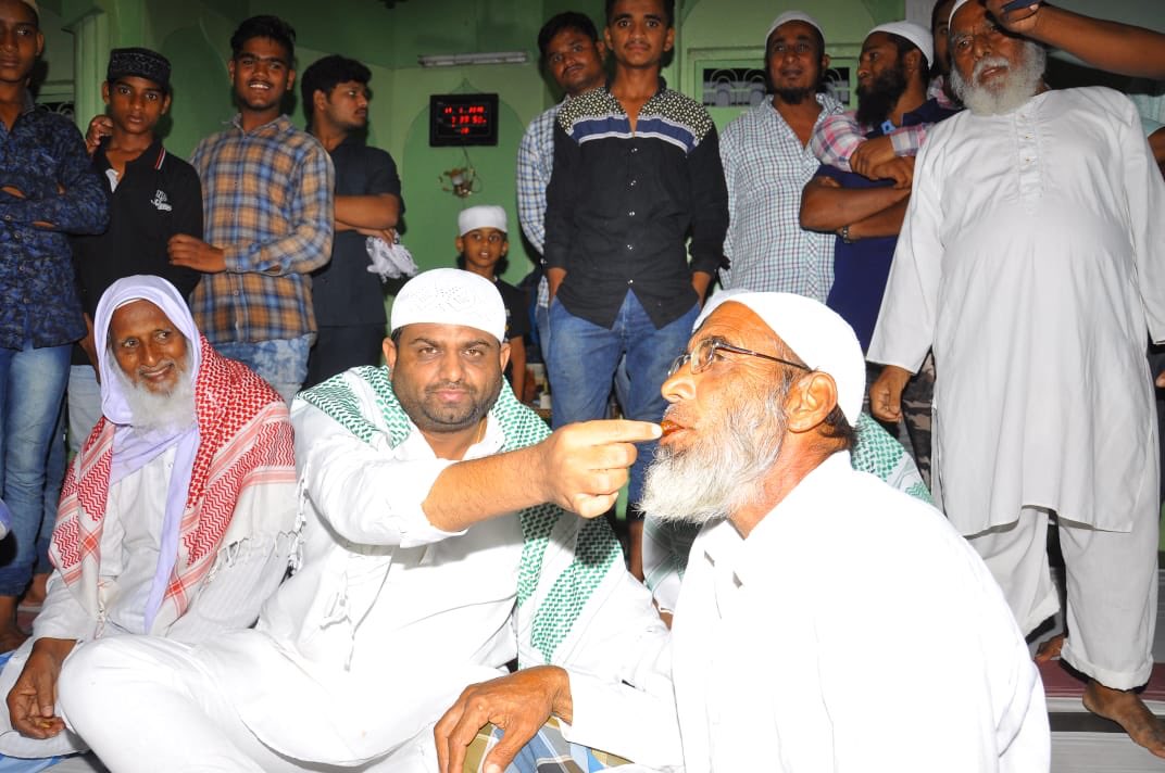 PilotRohith's tweet photo. Pilot Rohith Reddy Organized Iftar party for Muslim brothers in #Peddemul mandal#vikarabad district#Telangana https://t.co/sLSjkLykBP