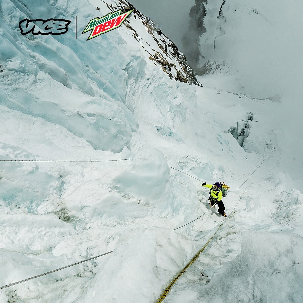 ArjunV_everest's tweet photo. One wrong step, a little imbalance or even a moment of uncertainty can send you tumbling into a deep abyss.

Picture taken on the first ice wall between Base Camp and Camp 1.

#KangchenjungaCalling #RiskUthaNaamBana

PC - @alexdemilia

@mountaindewin https://t.co/A96SWyMYM9