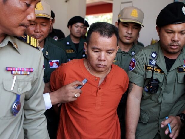 Médico chinês infecta pacientes com vírus do HIV tve24.com/curiosos/medic…