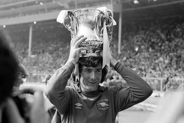  327 appearances 107 clean sheets 7 years with us

Happy 73rd birthday, Pat Jennings 