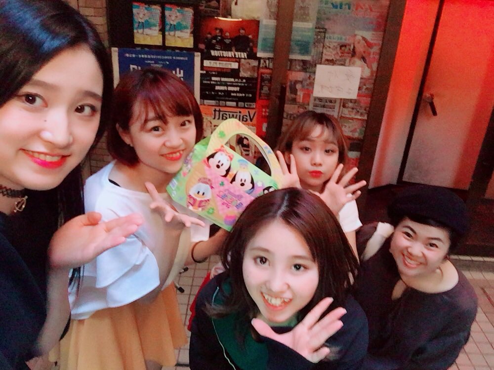178meyou's tweet photo. 愛しのカーリー♥️
そしてお会いしたかった team力士さん♥️

なーによ😳😳
とってもかわいかったし
とってもパワフルだったし
とってもとっても
元気もらえたんだけど！！！

観に行けて本当の本当によかった！！！
ビビさんにも会えて💯😍❤︎ https://t.co/tGrLU58AVy