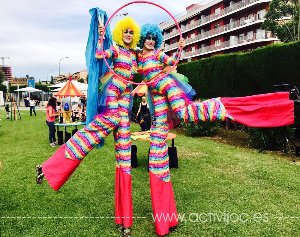 activijoc's tweet image. Festa Major a #Agbar, aigues de Barcelona. Amb el #Jugacirc, Animació itinerant de #Krash i màgia amb el #MagIsaac, amb #Activijoc. Gràcies a @ElTerrat per confiar un cop més en @Activijoc