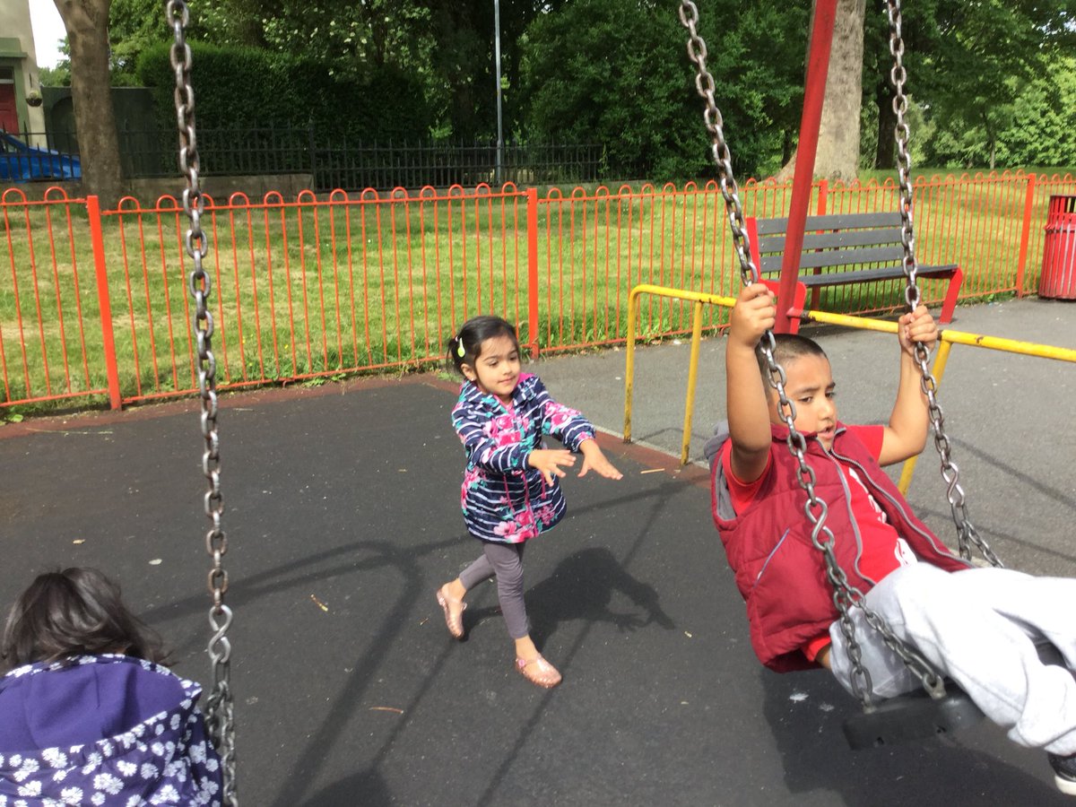 BCPS_Nursery's tweet photo. Morning nursery having a play in the park 🎉 https://t.co/iMvXau7xuI