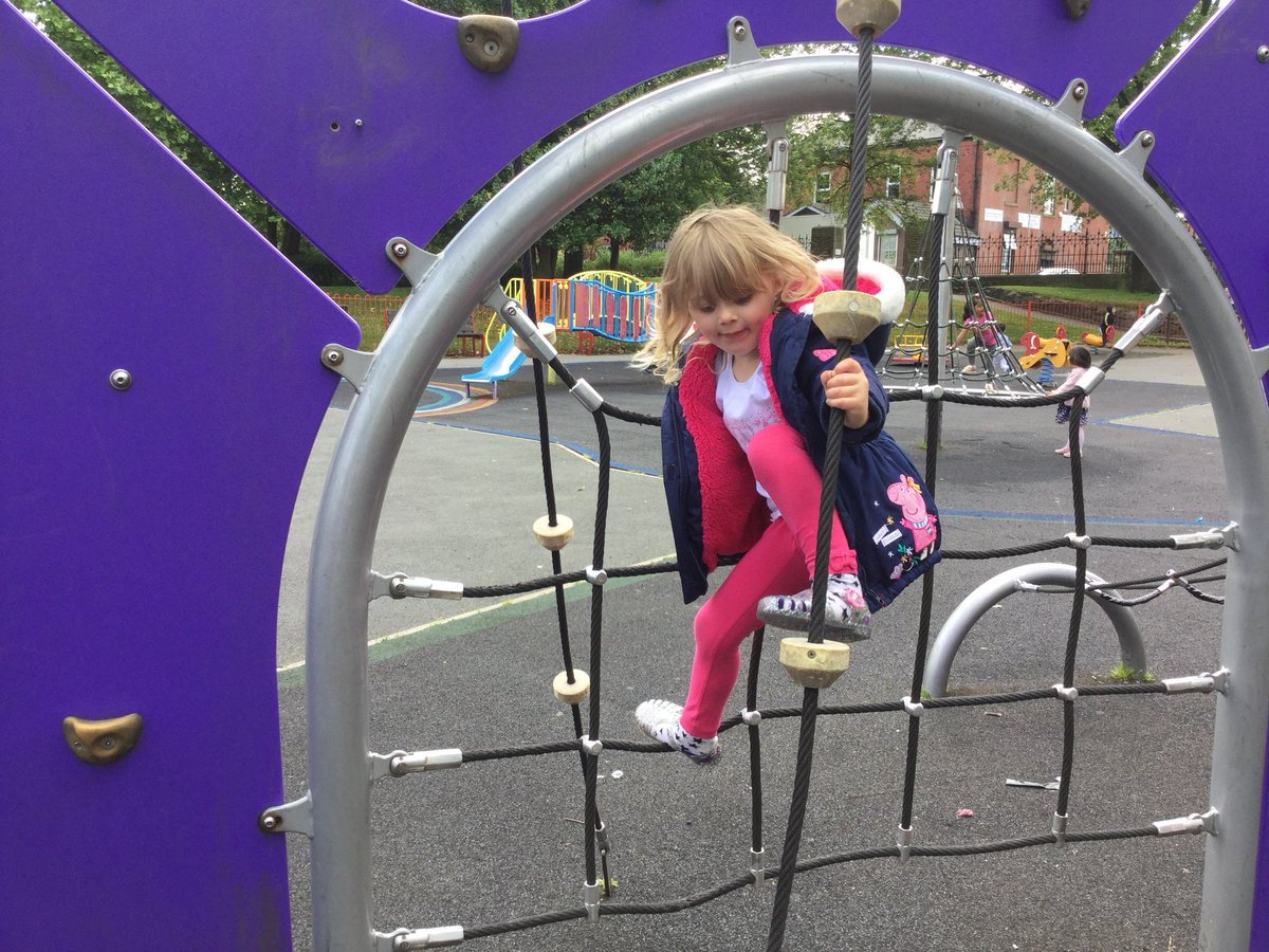 BCPS_Nursery's tweet photo. Morning nursery having a play in the park 🎉 https://t.co/iMvXau7xuI