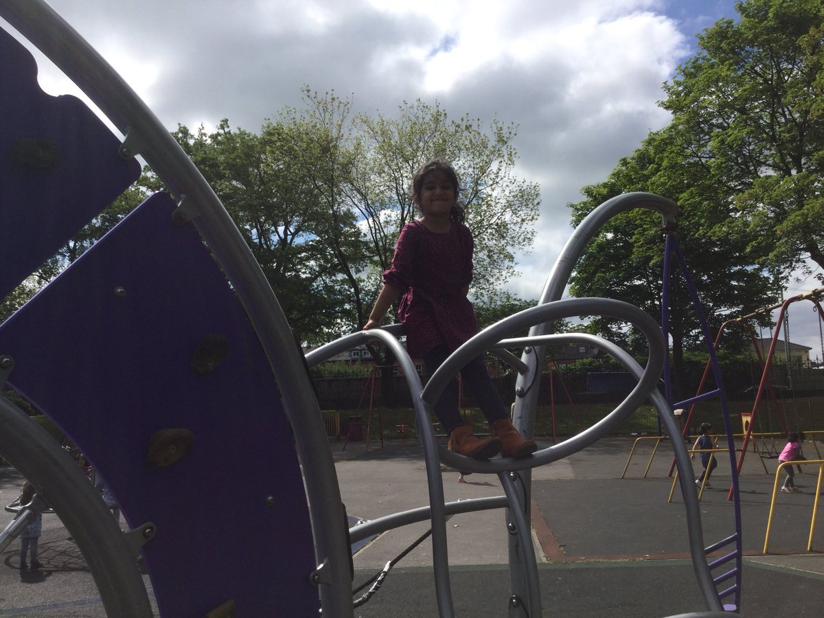 BCPS_Nursery's tweet photo. Morning nursery having a play in the park 🎉 https://t.co/iMvXau7xuI