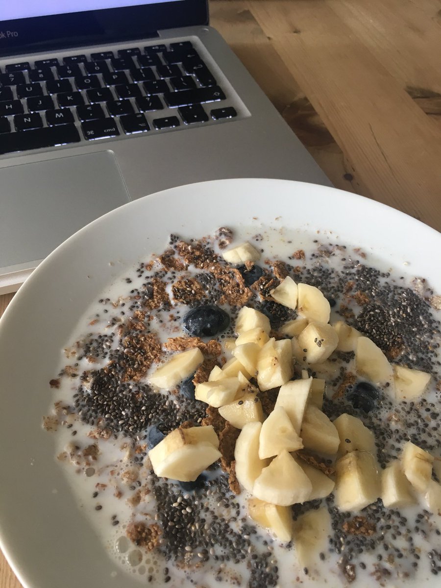 Long dog walk #refuelling <a href="/TLincolnshire/">Taste of Lincolnshire</a> @FoodieLincoln <a href="/RedTractorFood/">Red Tractor</a>