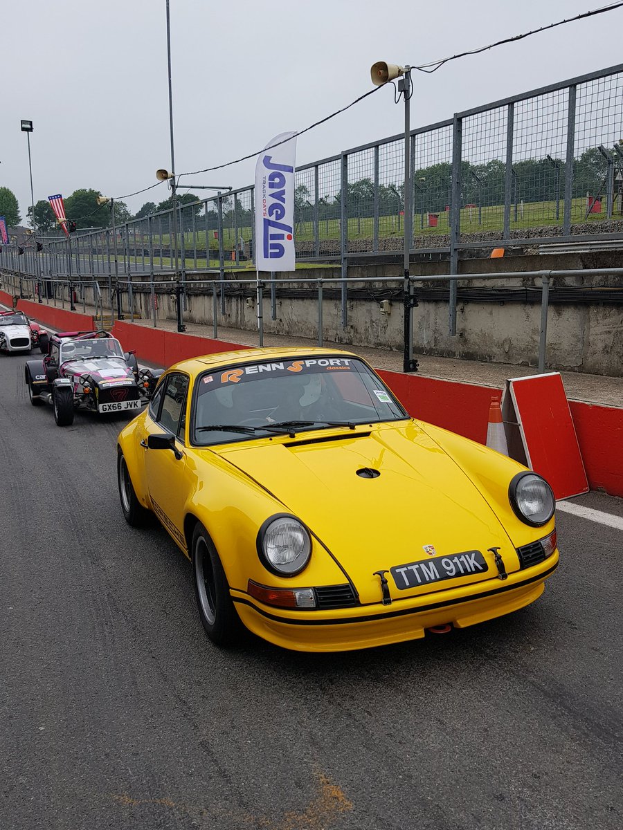 JavTrack's tweet photo. Some nice cars at Brands Hatch today. @JavTrack https://t.co/LhiaG56onn