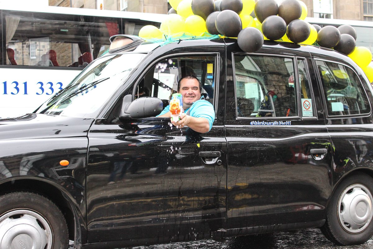 CityCabsEdin's tweet photo. SO MUCH FUN!! π¦βπ #edinburgh #thisisedinburgh #kidsouting #waterfight https://t.co/QkjIddKWwj