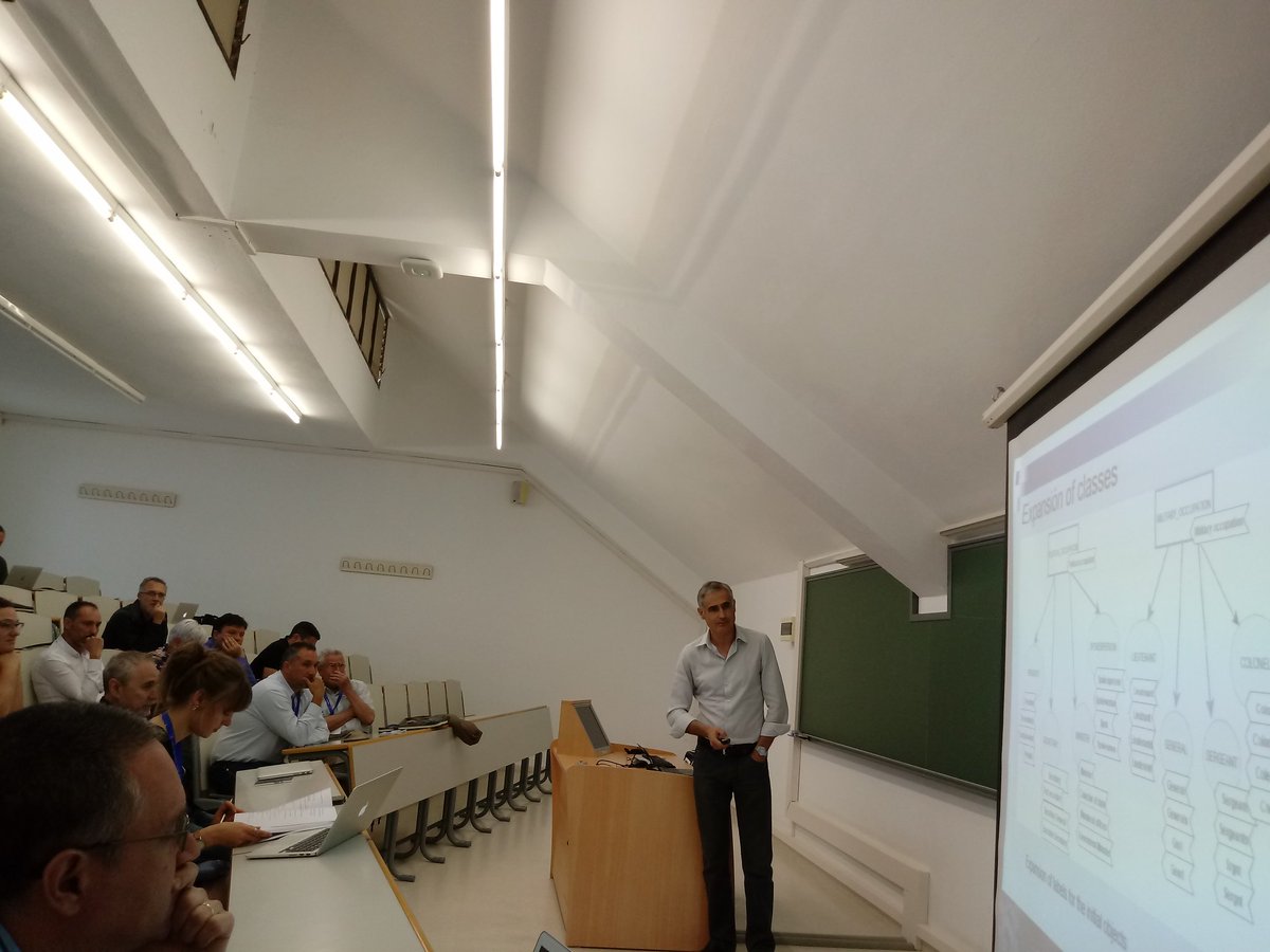 MCIS_Cadiz's tweet photo. "Expanding basic ontology from @Wikipedia #IPMU2018 https://t.co/9Skbd79Ziu