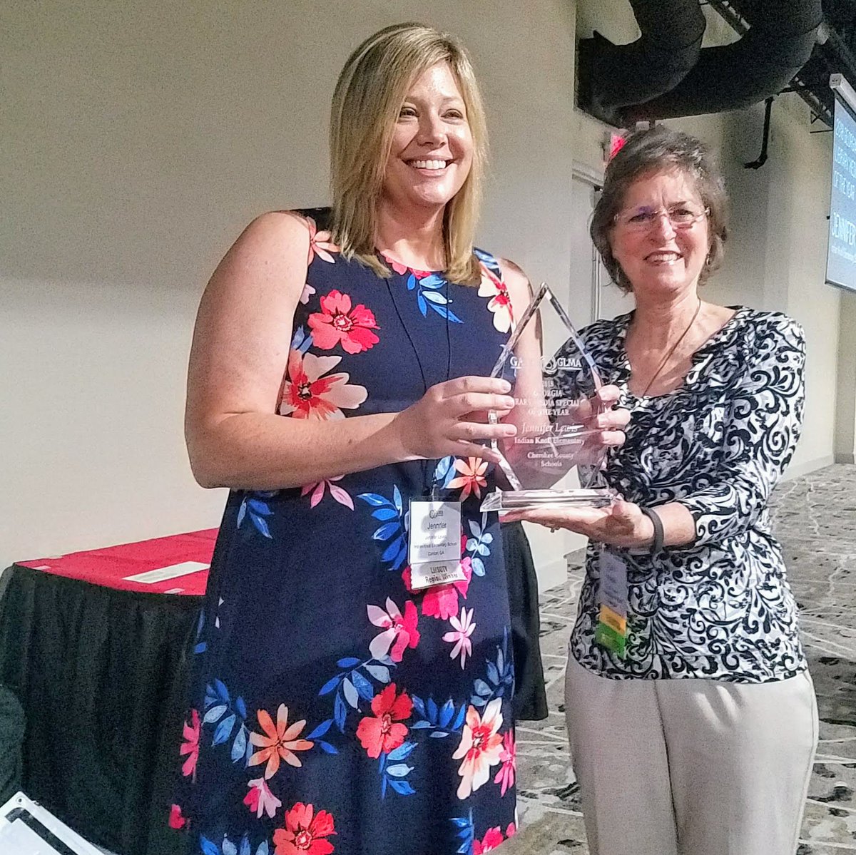 staffdevjnkie's tweet photo. 🎉🎉🎉🎉Congratulations to Jennifer Lewis @librarylew for being recognized as the Georgia 2018 Georgia Library Media Specialist of the Year!! 🎉🎉!🎉🎉🎉- Indian Knoll ES, Cherokee County! @CherokeeSchools @cherokeectynews #GLMASI18 #tlchat https://t.co/YC8LJVdN0M