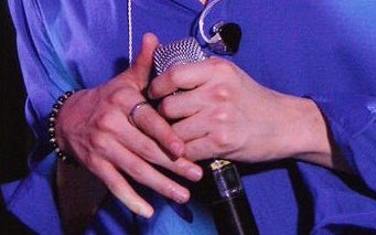 who saID jonghyun's gay skahbakak ok take a look at this thread first and you'll know