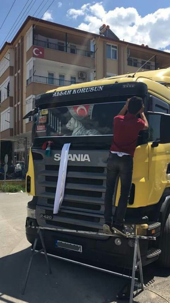 06umutank's tweet photo. Sipariş Üzerine Yaratılacak Bir Karakter Yok Bizde,
-Beğenmeyen Sevmesin..Sevecek Olanda Böyle Sevsin !! GÜNAYDINLAR..!! #UMUT06 https://t.co/UZ82qt189z