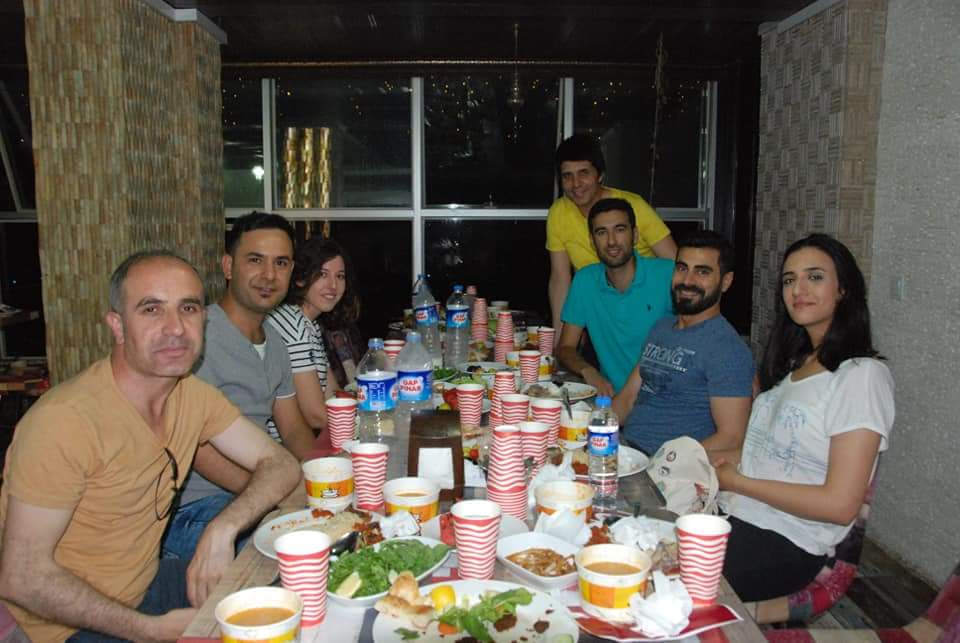 DiyarbakirCevKa's tweet photo. Günaydınnn.....
Geleneksel iftarımızdan kareler... Seneye görüşmek üzere :) #ramadan #Ramadan2018 #Ramazan #project #erasmus #erasmusplus #iftar #together #eu #EUYO #TimeFood #Diyarbakir #amed #cevka #diyarbakircevrevekalkinma https://t.co/oubqd95eay