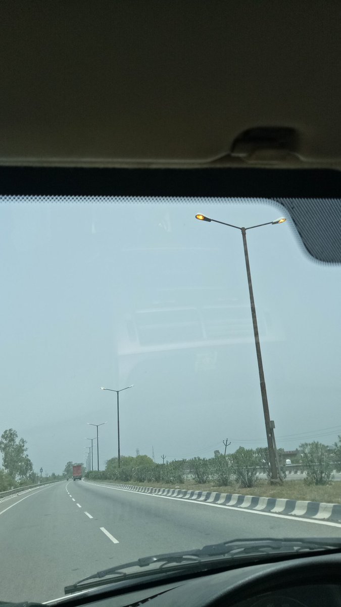 Satyam_DubeyG's tweet image. #NH24 WHOLE STREET LIGHTS ARE ON.. Aam aadmi  ki mehnat ki kmai Ka satyanas ho rha ab Kha h. Govt. @BJP4UP @CMOfficeUP @myogiadityanath @BJP4India @RahulGandhi @aajtak  
#ANSWERPLEASE