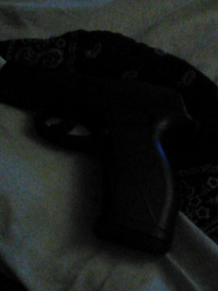 Lemme be the one to tell y'all this street shixx ain't fuckin fun and ain't fuckin funny on the real but some of us gotta do what we gotta do