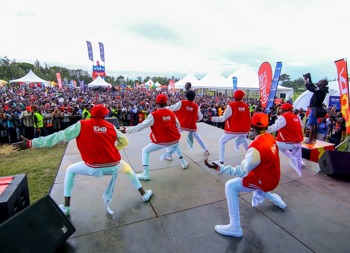TeamBahatiKenya's tweet photo. Set Kumbekumbe as your skiza tune by dialing *811*40#
#EMBTOUR https://t.co/a1GnGOYPCv