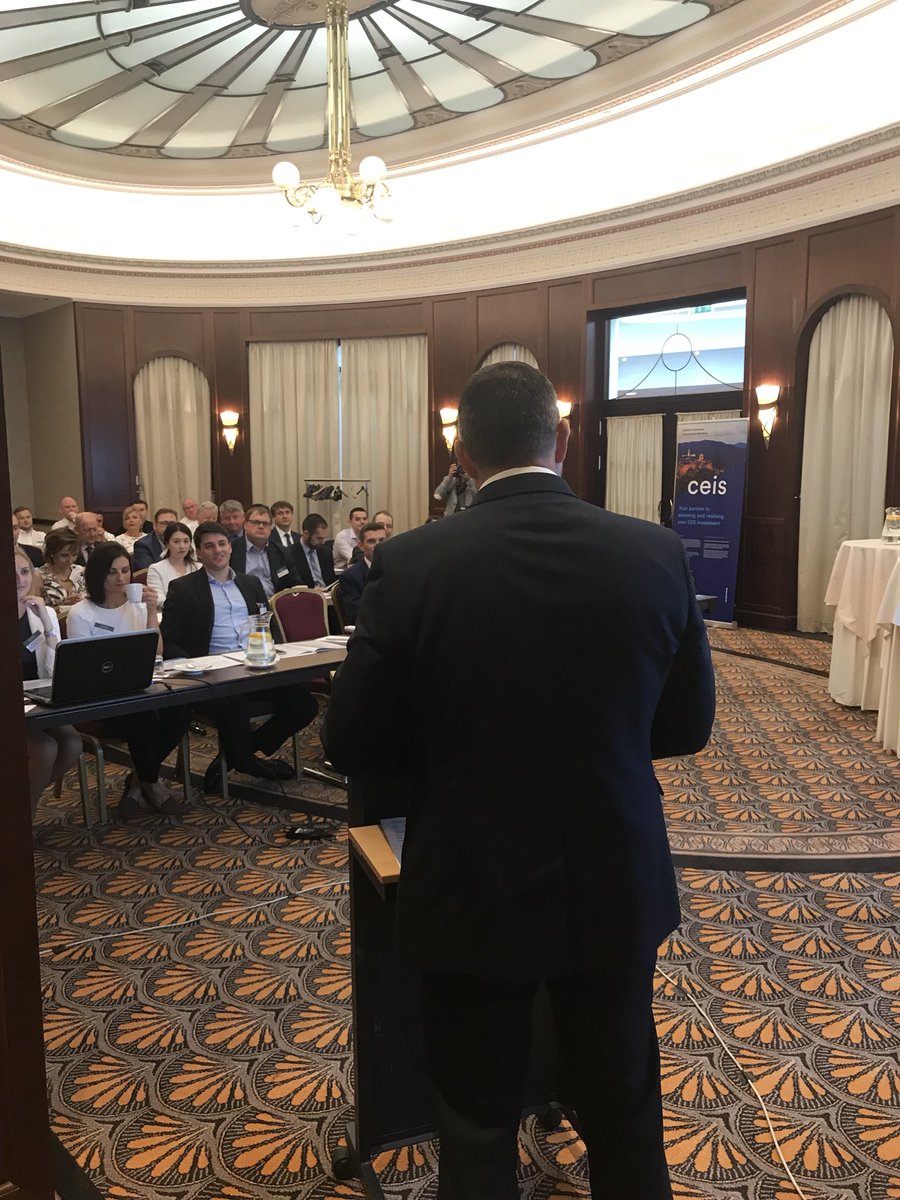 Chris_Plant's tweet image. @santanderuk #damianglover intro @UKinSlovakia @SARIO_agency @CzechInvest_CZ @BritChamSK  @businessisgreat @thevoiceofauto @santanderuk @GrantThorntonSK #vobevent