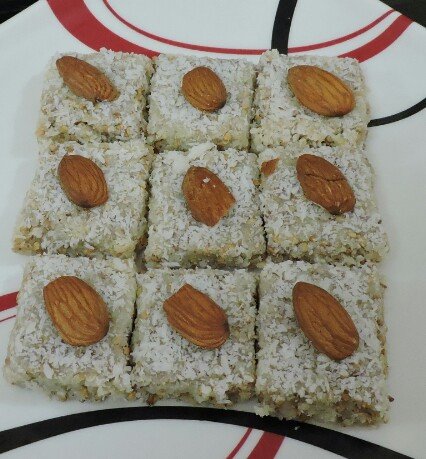 mandalsimi's tweet photo. Til mawa nariyal barfi or sesame coconut milk dessart https://t.co/DXKGDdQhay https://t.co/7mZr7lO7Qf