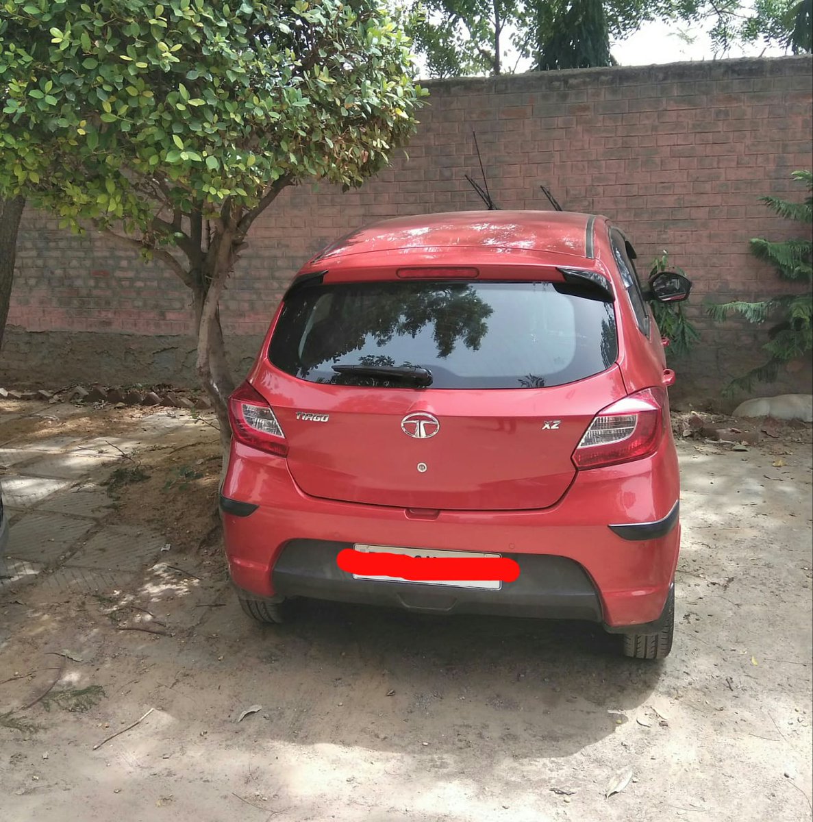 prettyiish's tweet image. Day 2 - That's my @tiagotatamotors car which refuses to run on roads. As @TataMotors is refusing to fix problems in my car, taking @Uber for work.
Meanwhile, my family &amp;amp; neighbors laughed on me: "warned you not to buy a Tata" That's some morning for a Tata customer!