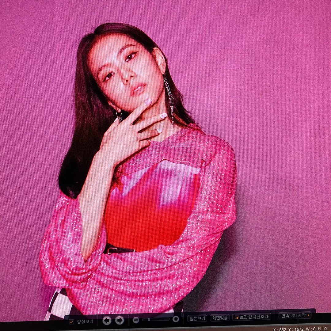 lisamanofban's tweet photo. [IG] 180611 fromyg update: 

#BLACKPINK #JISOO #Selecting_EP_Cover #No_Photoshop #There_Is_No_Explanation_For_Great_Music #One_Year_of_Preparation #YG_4th_Batter #YG https://t.co/pL9FT9z8Eb