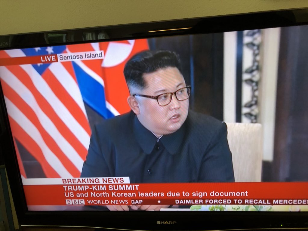 <a href="/realDonaldTrump/">Donald J. Trump</a> vanavond lezing van <a href="/willem/">Willem</a> post over verdrag gesloten door <a href="/KimJongUnique/">ᵖᵃʳᵒᵈⁱᵉ Kim Jong Un</a> en <a href="/Trump/">The Trump Organization</a> komt er vrede na 64 jaar oorlog? Gaan de kernwapens Korea uit? Hoe reageert de <a href="/g7/">G7</a> ?12 Juni 19.30 <a href="/VenduehuisDH/">Venduehuis Den Haag</a> aanmelden tot 14.00. <a href="/jvoacademie/">JVO ACADEMIE</a> of info@pklc.com. Unieke dag.