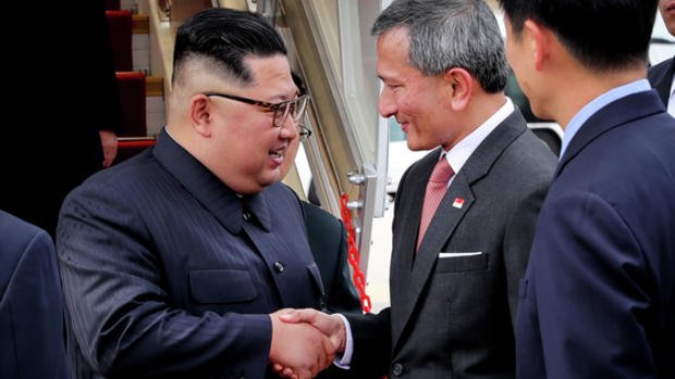 SachneetS's tweet photo. #TrumpKimSummit 

Hathiyar barabar ginn lena, uss santre pey mujhe bilkul bharosa nahi hai https://t.co/IDsrNeVsbv