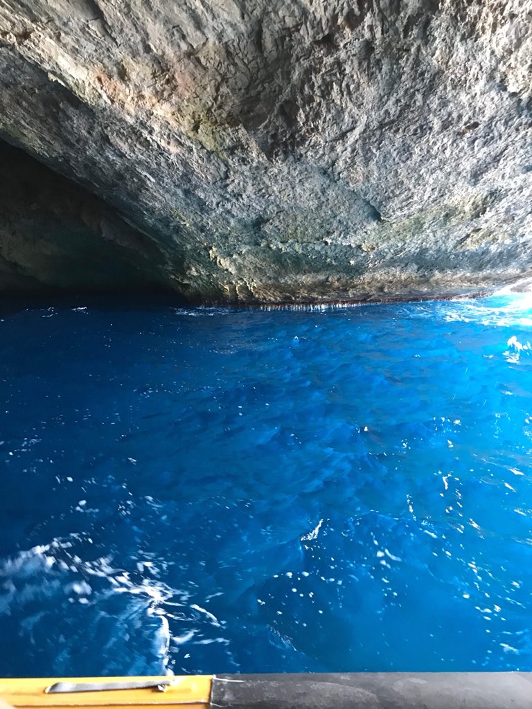 CornishFreeBird's tweet photo. @2minbeachclean . A day late with my global #2MinuteBeachClean . On holiday in Majorca Visited #CabreraIsland. Stunning protected eco environment BUT the shores of this little bay were 75% plastic!! God knows what’s on the ones we couldn’t visit https://t.co/DpOYpDpxXr
