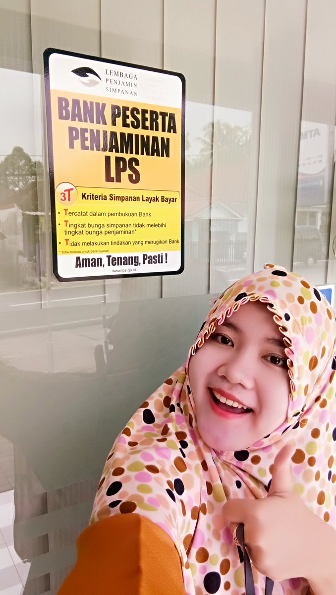 melabea6's tweet photo. Alhamdulilah sudah sampai kampung halaman. 
liat STICKER ini di BANK BRI UNIT IMBANAGARA KOTA CIAMIS, terus selfi.
LPS adalah suatu lembaga independen yang berfungsi menjamin simpanan nasabah perbankan di Indonesia. LPS di jamin Aman,Tenang,&amp; Pasti.
#LebaranBersamaLPS
@lps_idic https://t.co/qJtHtLOS4g