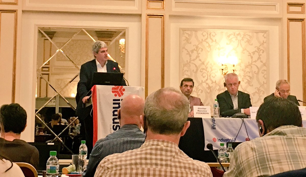 FemcaCISL's tweet photo. Il benvenuto a #Sofia da parte della viceministra del Lavoro e dei Segretari generali dei sindacati bulgari @PressKnsb e #Podkrepa. Comincia la due giorni del Comitato Esecutivo @industriAll_EU su diseguaglianze regionali e politiche salariali https://t.co/z2bOwnJcKA