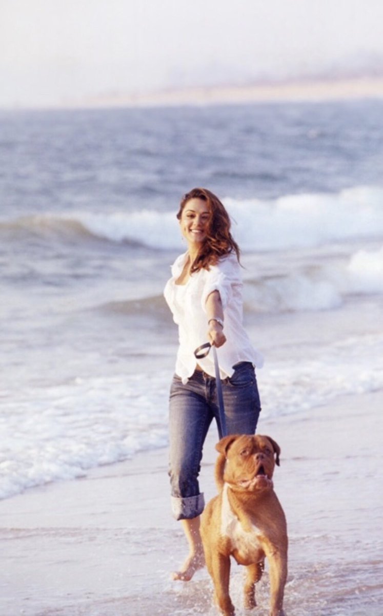 Hey @beingsalmankhan You will never guess what I found ! Remember this ? #throwback #goa #myson #beach #whatatrip #memories #happiness #freedom #nopapparazzi #breathe #run #waves #ting😘