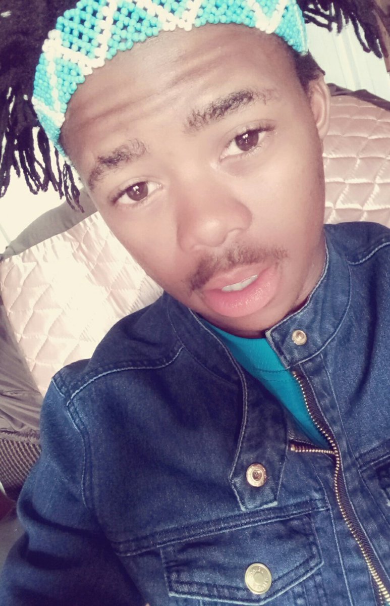 Lusanda99499253's tweet photo. my life is like a movie so i play my role💯❤they can keep the fame I need money🤘 https://t.co/gIkoij90Tq