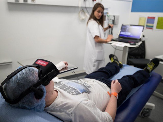 DrZwillinger's tweet photo. La réalité virtuelle, le nouvel antidouleur - https://t.co/8RllPmQGo5
https://t.co/QBhfQKRio8 https://t.co/a2cJ2CwsTw