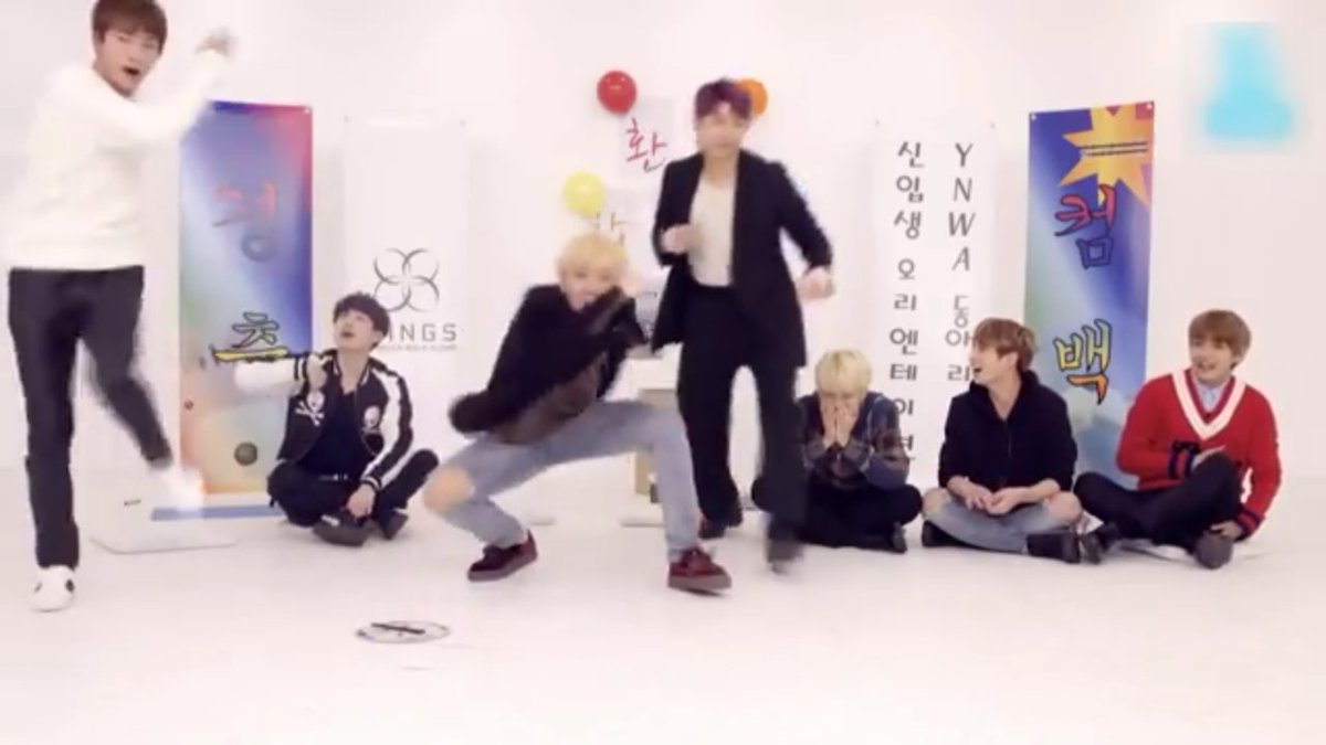ImSunaina's tweet photo. LOOK HOW DONE THE MAKNE LINE IS . I MEAN HYUNG LINE . OH THESE 4...them bois maknae .

#BTS #2018BTSFESTA #btsmak https://t.co/iPtlk3SFvf