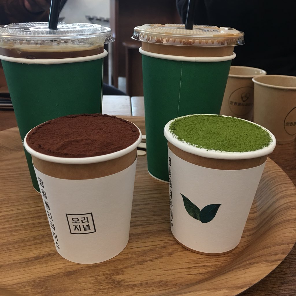 fufysenie's tweet photo. ร้าน 망원동맛집 hongik exit 3 อร่อยแบบ หมดคำพูดไม่ได้เว่อ แต่อร่อยจริงๆ อยากยกร้านมาไว้ที่ไทย นี่อยากกินทุกวันละมุนลิ้นเว่อออออออ ชอบโทนสีร้าน อร่อยทุกอันจริง ใครไปแถวนั้นอยากให้ไปลอง ร้านหาง่าย ติดกับสวนยอนนัม #รีวิวเกาหลี https://t.co/6z7B0DHTJK