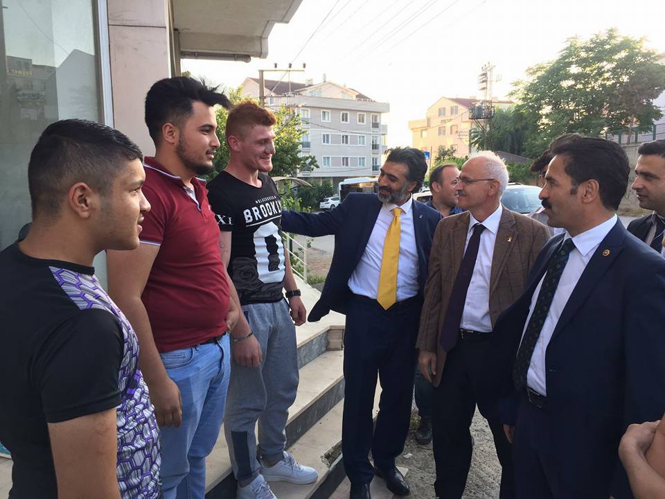 KCisrafil's tweet photo. Vakit Kocaeli Vakti!
Başbakan Yardımcımız Fikri Işık ve Kocaeli Milletvekili Adaylarımız ile Kocaelimiz için Ak Partimiz için çalışmaya devam ediyoruz. Durmak Yok Yola Devam #AkDava #Kocaeli #RTE #AkParti #KocaeliVakti https://t.co/wYhPqWuqw7