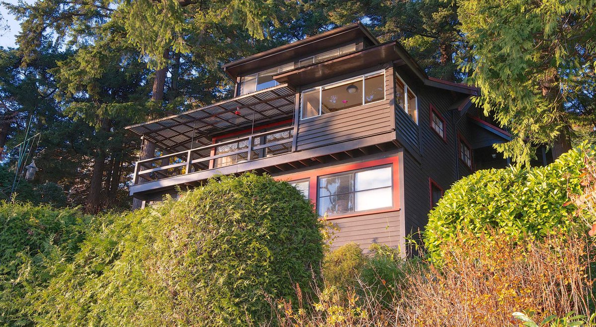 melodyma's tweet photo. FYI - Owner of #129Keefer property is 0979100 BC LTD located on 4556 Marine Drive, which is a waterfront mansion in Caulfeild in West Vancouver. https://t.co/JFTweCGiEm https://t.co/Ff2QwUuDmv